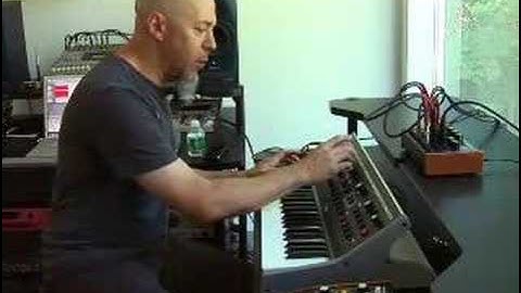Moog Little Phatty and Jordan Rudess - Glide (portamento)
