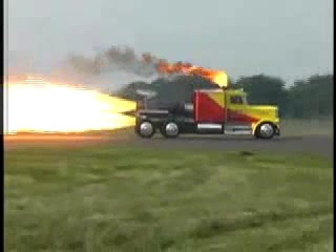 Camion Con Turbina O Motor De Avion