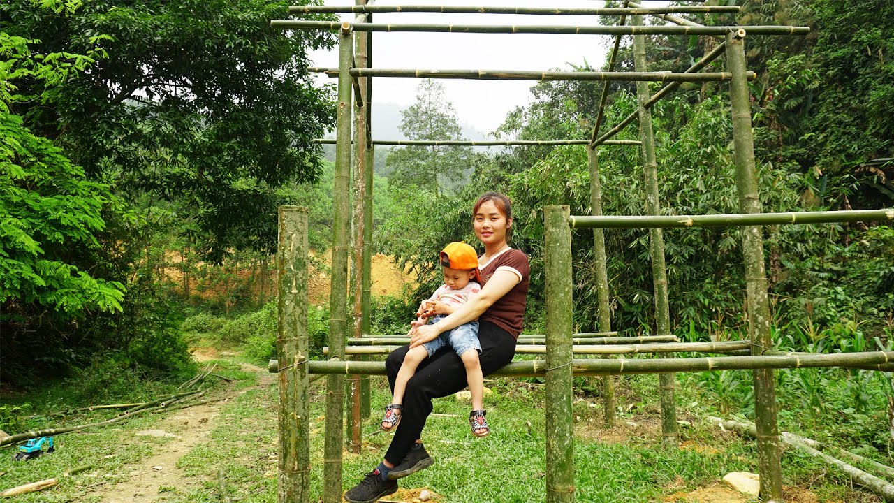 Single mom building life Amazing mom building bamboo house, building
