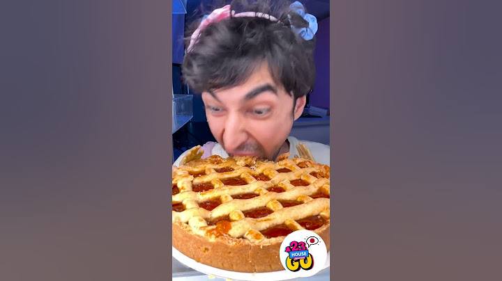 ゴキブリがケーキを全部食べたの？🪳🍰 赤ちゃんは虫を怖がらない🙀