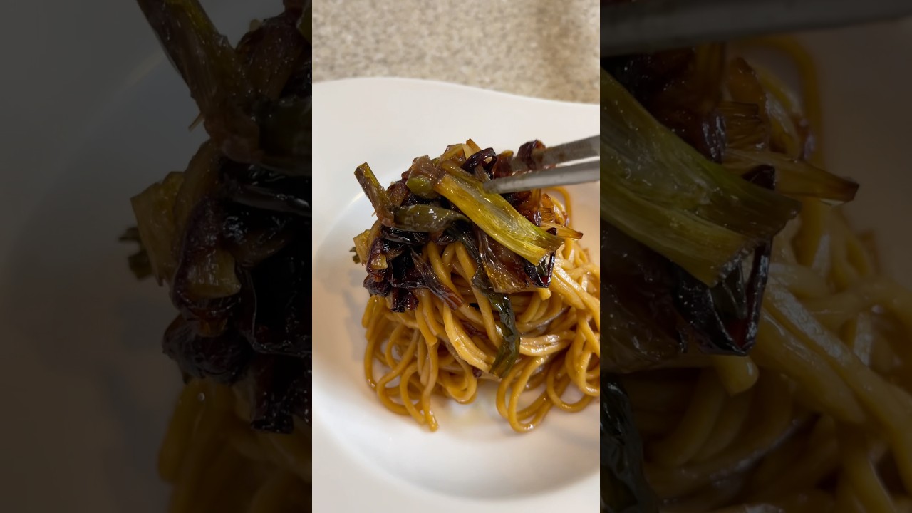 Shanghai-style scallion oil noodle 