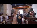 Novia canta Aleluya a su novio entrando a la iglesia