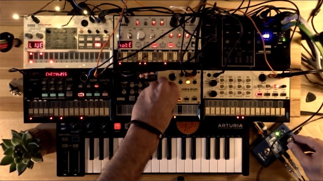 Korg Volca Mix/FM/Drum/Sample - Techno/Deep House jam - YouTube