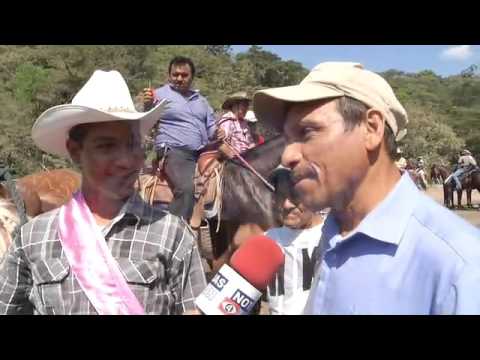 Carrera de cintas en Colón, La Libertad.