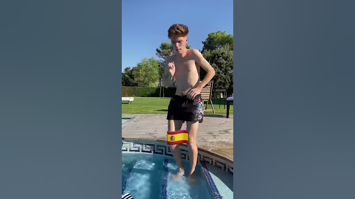 CUANDO EL AGUA ESTÁ FRÍA 🇪🇸vs🇧🇷vs🇷🇺 #shorts #tiktok