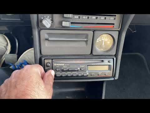 1984 VW Scirocco radio demonstration
