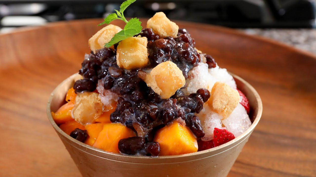 ⁣Korean shaved ice (Patbingsu: 팥빙수)