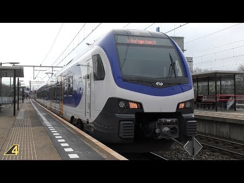 Vertrek FLIRT 2222 van Station Eindhoven Strijp-S