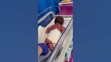 Tobaiscloe Day After He Was Born Trying To Crawl Pop Pulse Nation Poppulsenation 