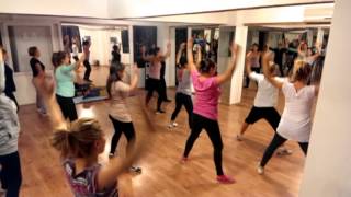 Zeki̇ Uyanik Dance Academy De Pi̇lates -Zumba Ve Oryantal Dersleri̇ Si̇zleri̇ Bekli̇yor