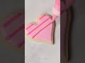 How I made simple cookies for Valentine’s Day with the wet on wet royal icing technique