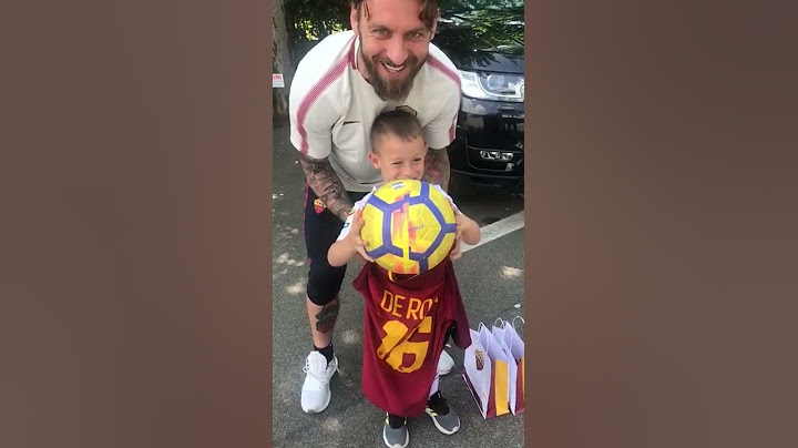 Daniele De Rossi.. Regala la sua maglia