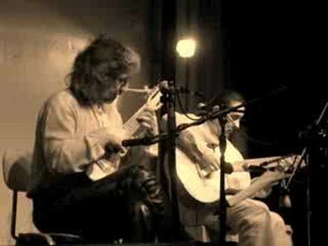 Gaston Avila y Juan Flores: Charango y Guitarra