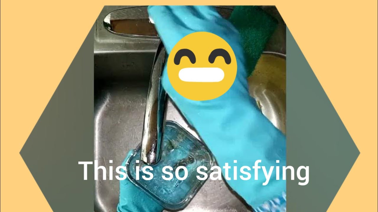 Cleaning my Glasslock container Satisfying clicking and scrubbing