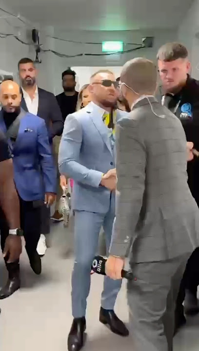 McGregor hits Ariel with the shoulder strike 😅 #conormcgregor