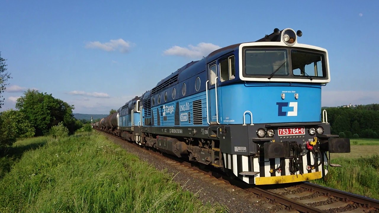 Těžký náklad s postrkem ve stoupání