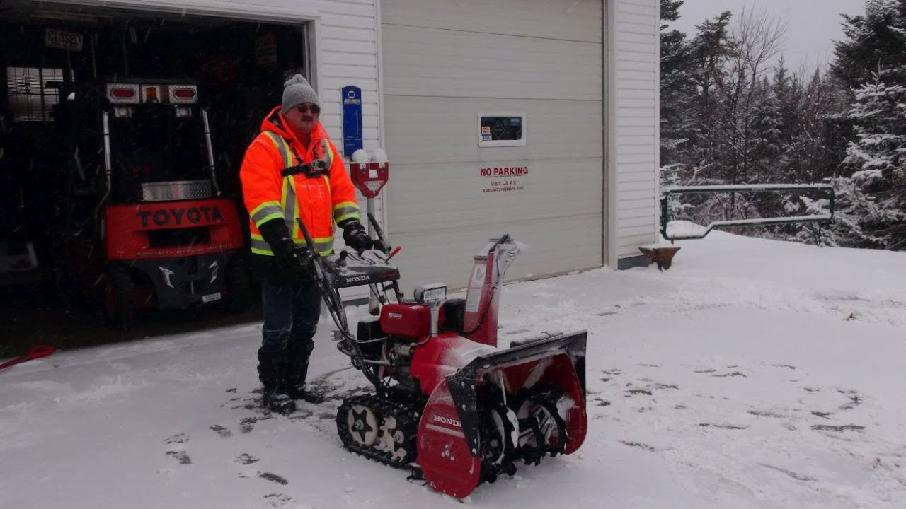 Honda Hss928 First Snow With Bonus Video You Honda Hss928 First Snow With Bonus Video