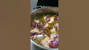Утиная ножка конфи. Duck confit. Утка в специях и в утином жире.
