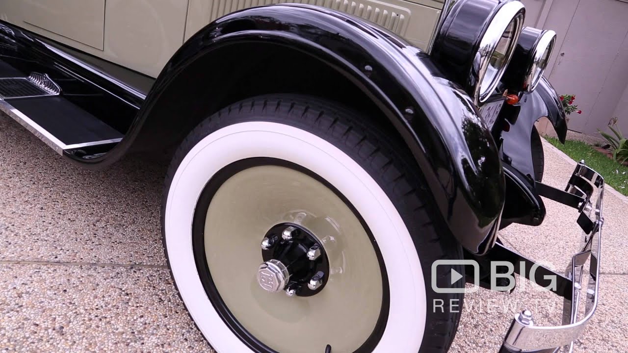 Gold Coast Luxury Vintage Car Hire, Limo Hire for Wedding or for