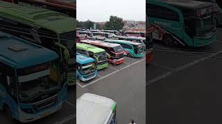 Keadaan Senin Siang Menuju Sore Terminal Cicaheum Bandung