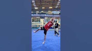 Cork Tutorial 🔥 #parkour #tricking #corkscrew