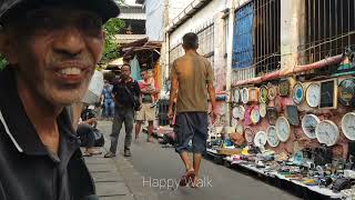 Went To The Flea Market And Cant Have The Heart To See The Items This Man Is Selling