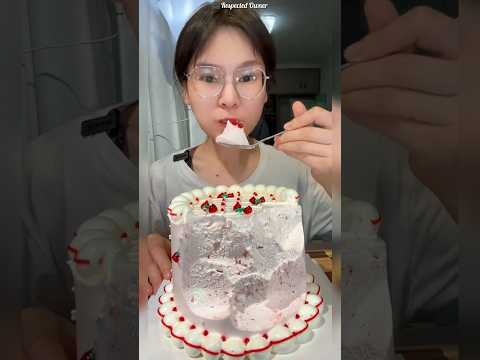 This girl ate the entire cake alone #shortsvideo