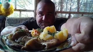 видео: Обжор - свиное ухо с картошкой, салат витаминный картинка: Обжор - свиное ухо с картошкой, салат витаминный