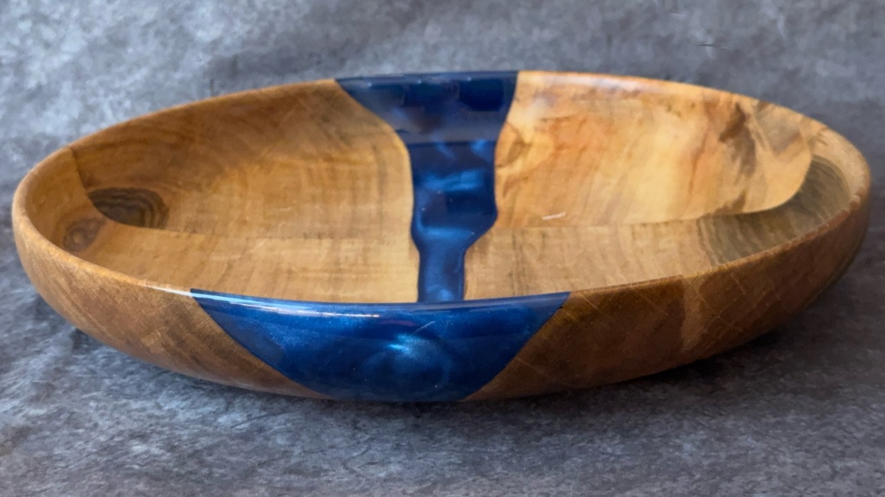 I Made a Blue Epoxy River Bowl With Wood They Let Me Keep