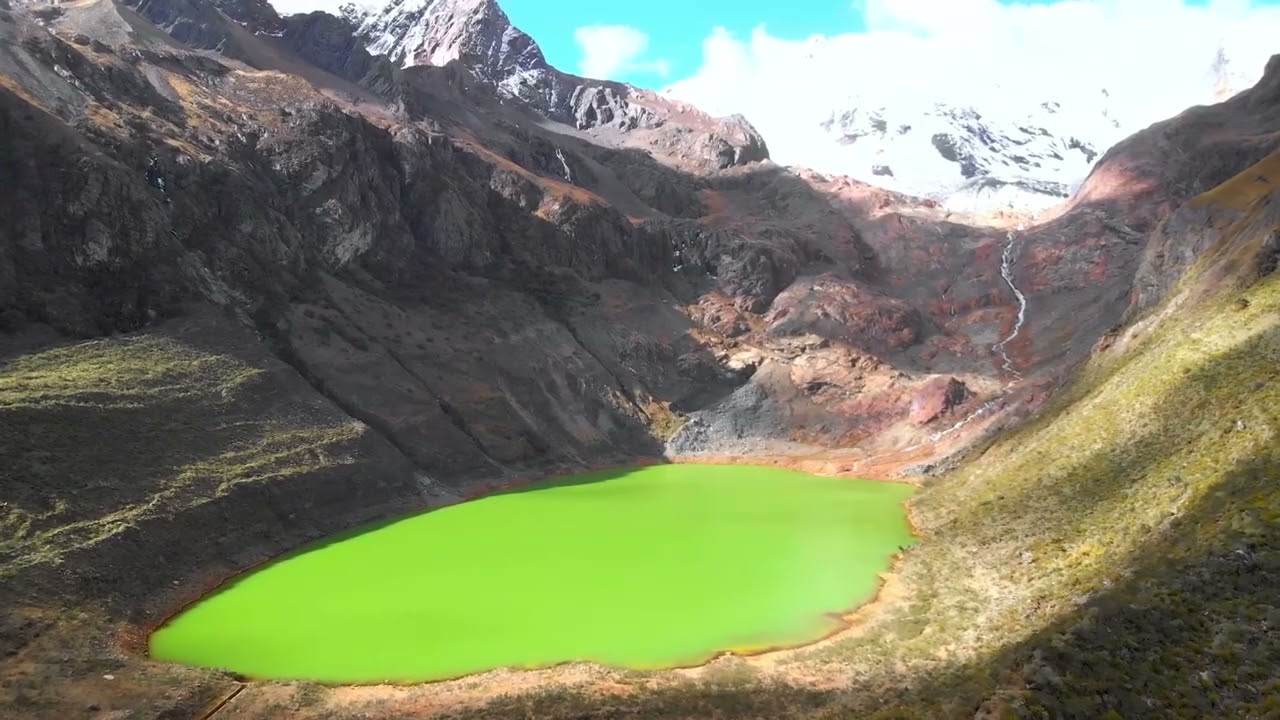 Relaxing 4K Walking Video – Peaceful Music for Mind & Soul