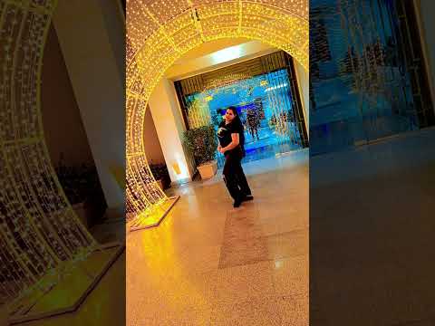قمر الليل وعنيها اخوات