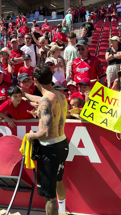 Una camiseta muy especial para Antonio | RCD Mallorca