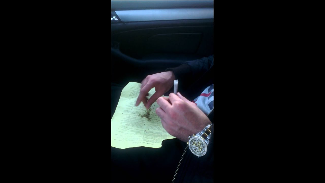 How to smoke weed with rizla - YouTube
