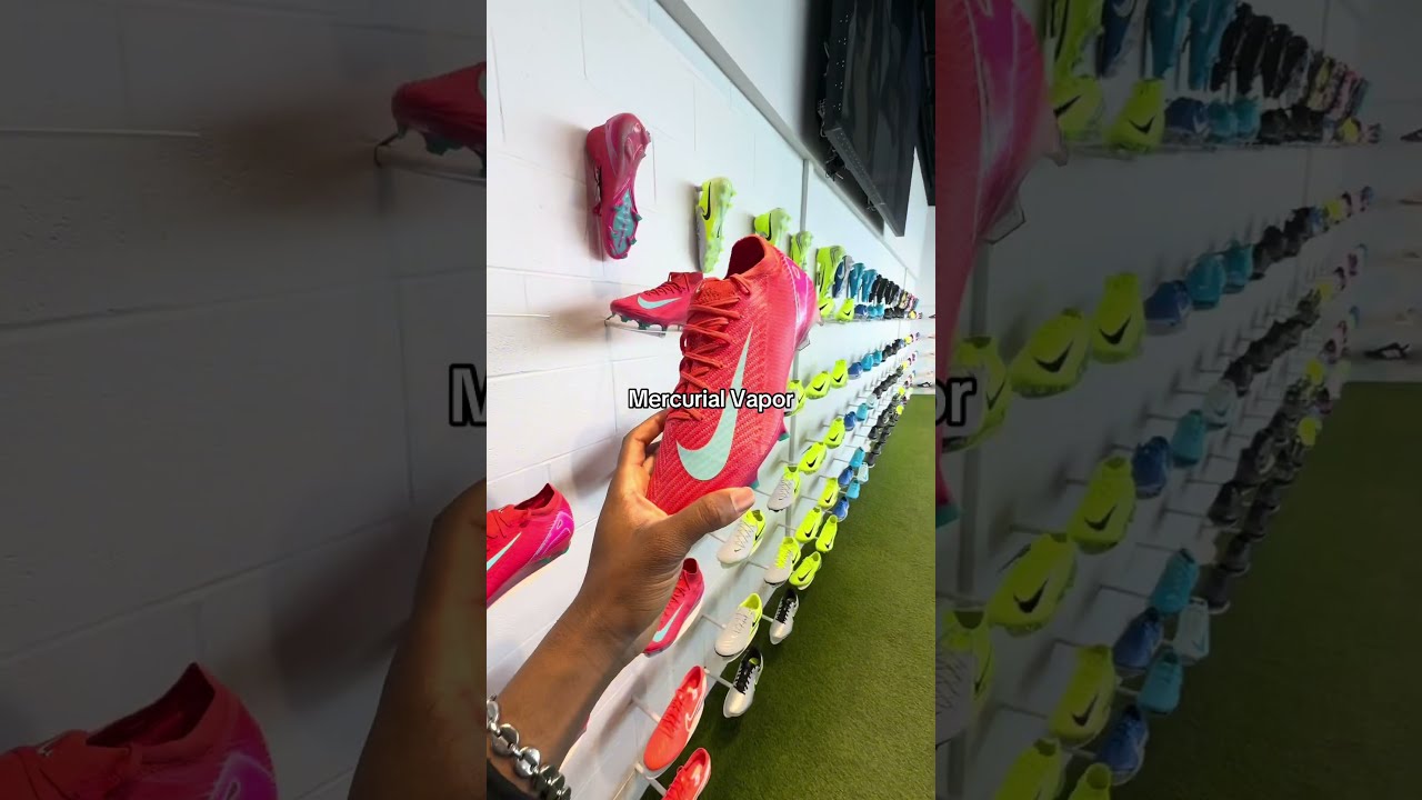 Best Boots For RB Right Back Soccer Football