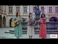 Flujo Sereno De Guitarras Flamencas Que Enredan La Luz Del Atardecer Mediterráneo