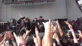 Hellyeah, Performing Hellyeah  Live