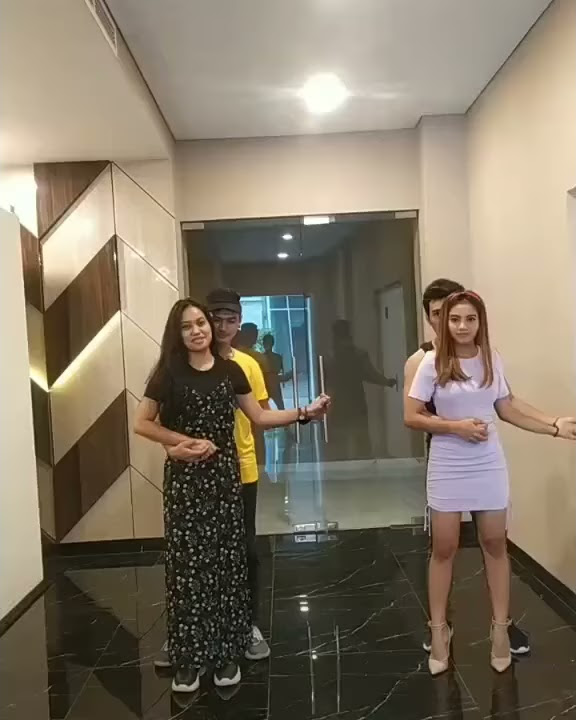 SAANWALI SI EK LADKI - Pasangan teruwuw. .