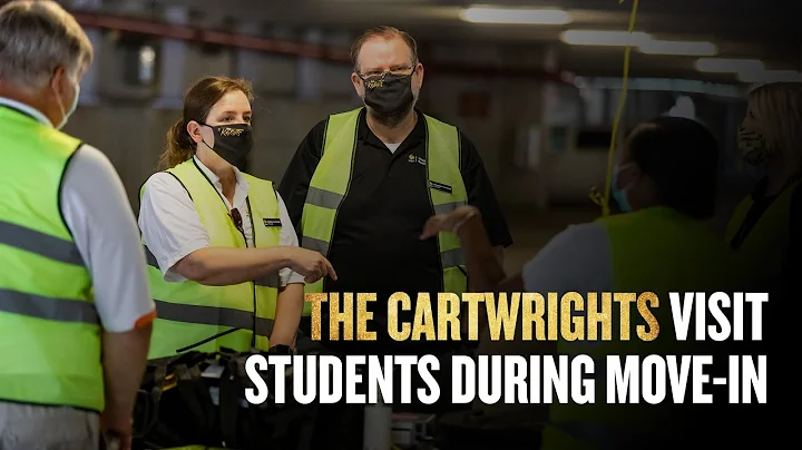 The Cartwrights Visit Students During UCF Housing Move-In