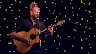 Newton Faulkner - Fingertips, on Live At Five