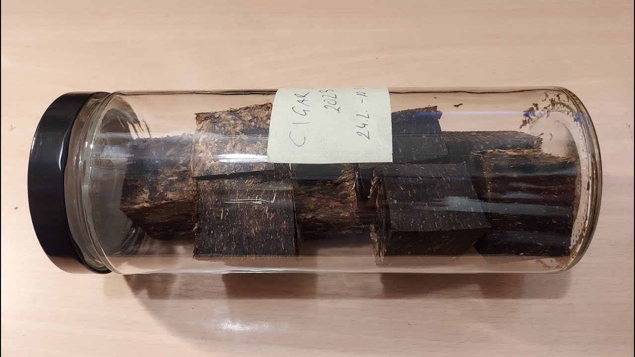 Opening the press with Cigar Cake 2023