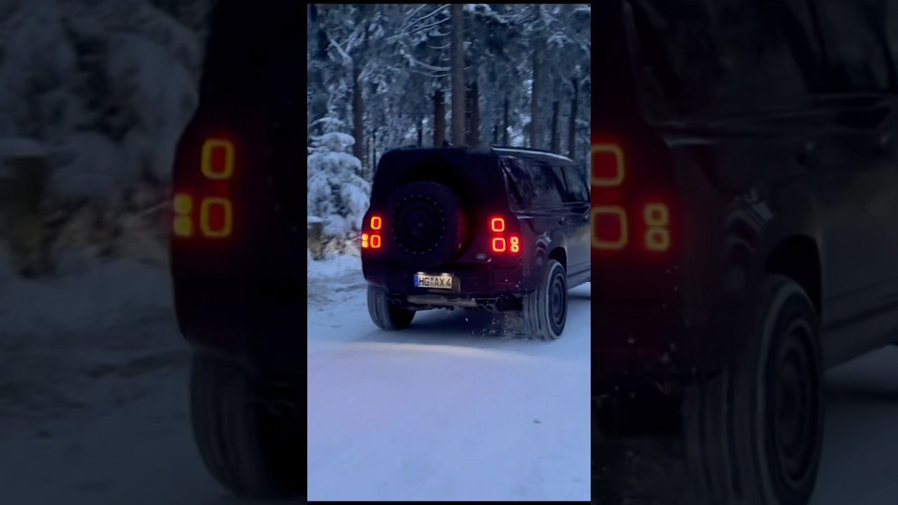 Land Rover Defender V8 drives through snow… easy💪🏻😜