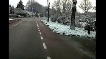 De mooie winterse wegen in Drenthe van Elim naar Dalerpeel Dutch