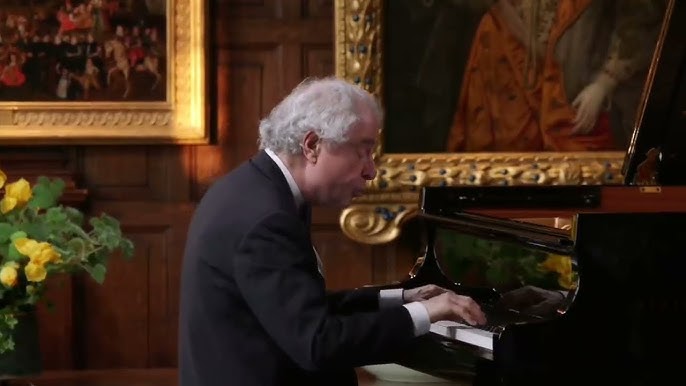 András Schiff plays Schubert and Beethoven at the Foundation Louis Vuitton  