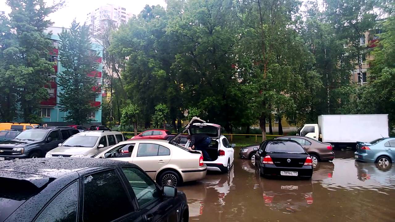 НПО Машиностроения (Реутов), потоп на парковке 29.05.13 - YouTube