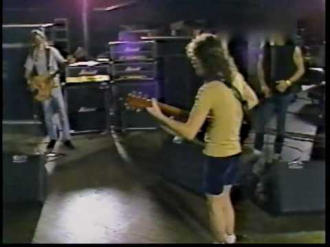 AC/DC - Messin' With The Kid live rehearsal - YouTube