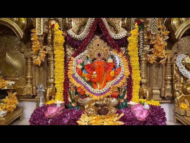 Siddhivinayak Mandir Aarti | live Ganpati Bappa Morya | 18 May 2022 | सुखकर्ता आरती #live #sai class=