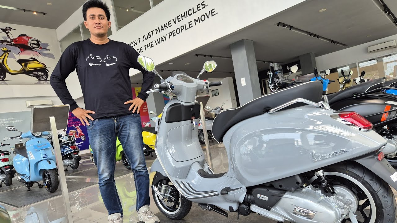 Vespa sprint 150 grey materia (abu- abu), promo akhir tahun vespa matic besar besaran.
