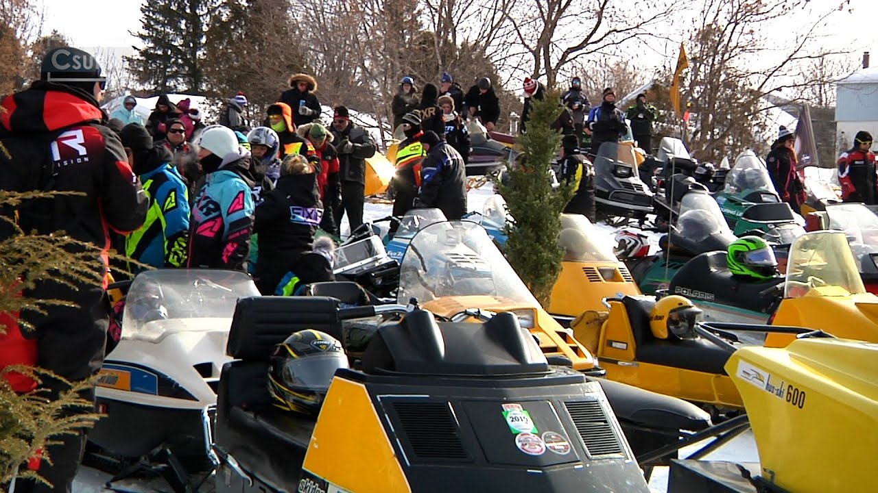 EN BREF RETOUR SUR LA RANDONNÉE DE MOTONEIGES ANTIQUES À SAINTE