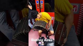Tango argentino en las calles de Buenos Aires