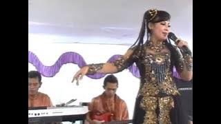Dewi Azkiya - Bajidor Sohor ( Live )